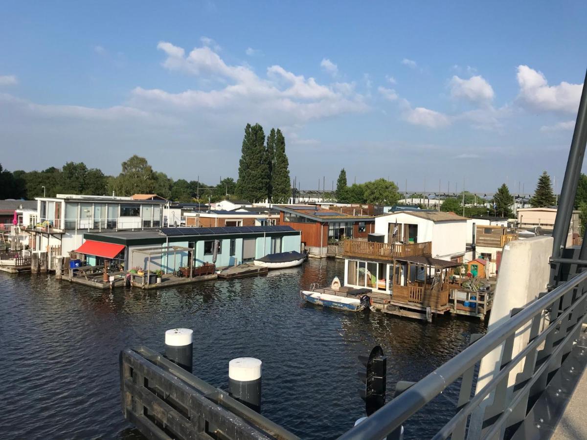 Houseboat Apartment With Water Terrace, Free Parking, Free Bikes & Fast Wifi อัมสเตอร์ดัม ภายนอก รูปภาพ