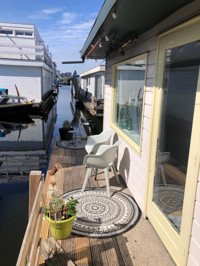 Houseboat Apartment With Water Terrace, Free Parking, Free Bikes & Fast Wifi อัมสเตอร์ดัม ภายนอก รูปภาพ