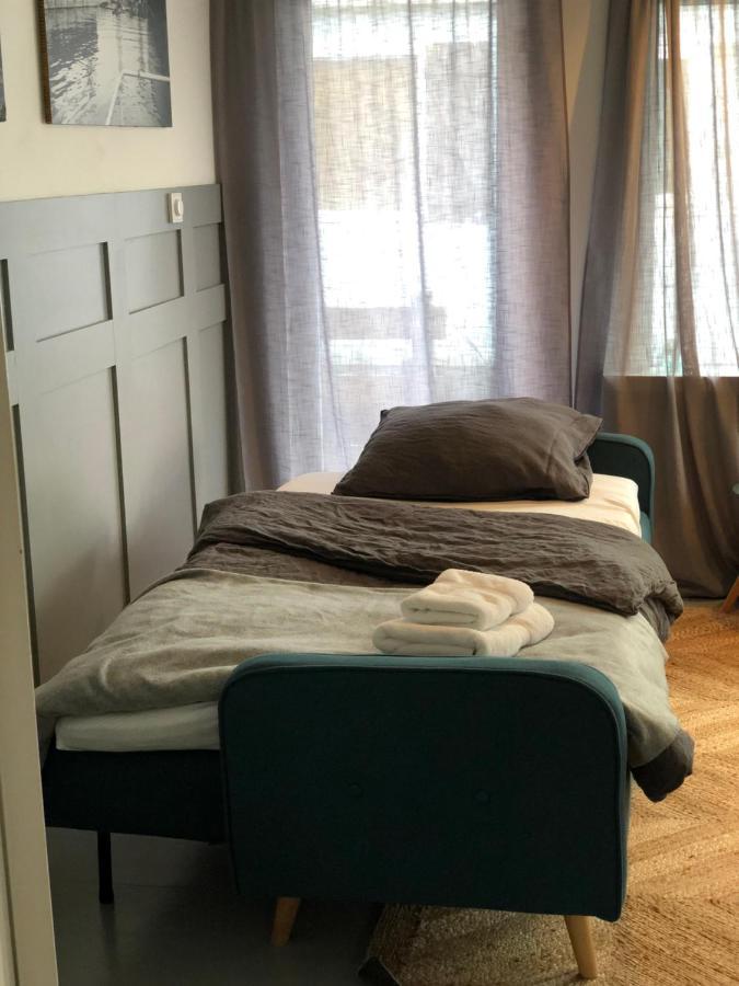 Houseboat Apartment With Water Terrace, Free Parking, Free Bikes & Fast Wifi อัมสเตอร์ดัม ภายนอก รูปภาพ